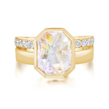 18K Yellow Gold Rainbow Moonstone/Diamond Ring